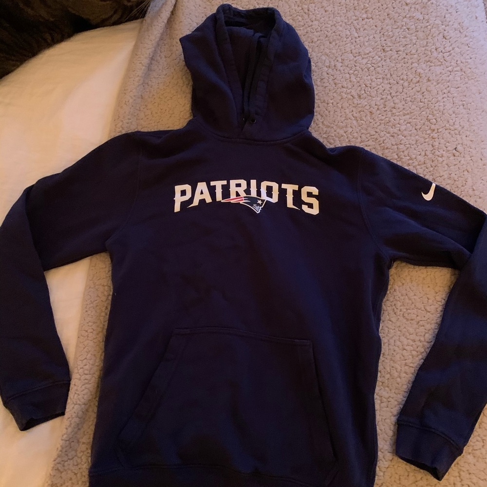 womens small patriots hoodie